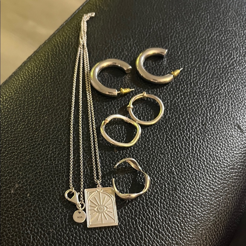 Elegant Silver Jewelry Set